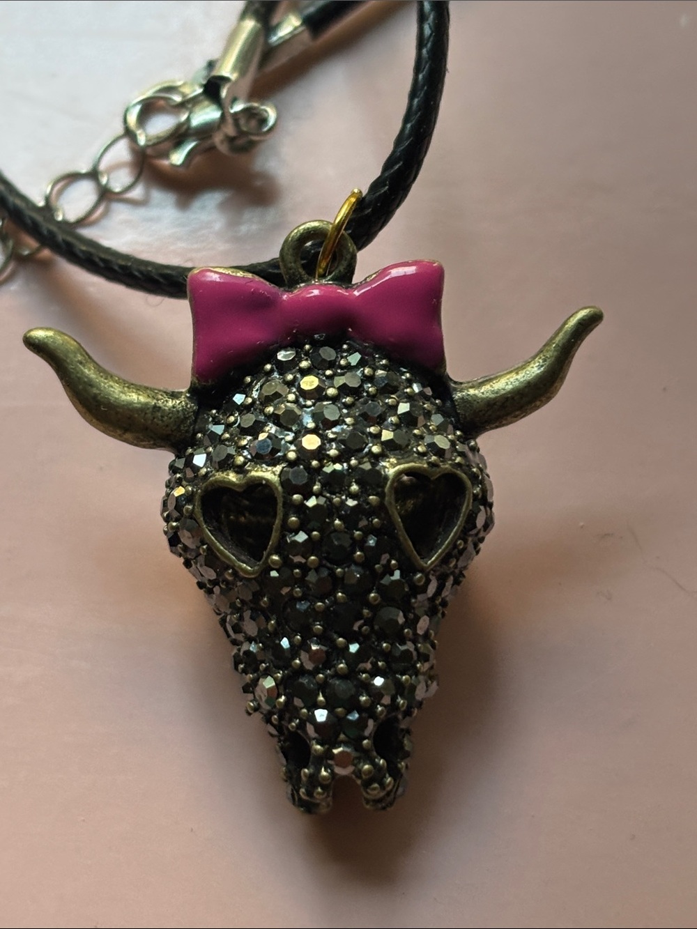 🟡Betsey Johnson Pavé Crystal Cow Skull Necklace With Pink Bow